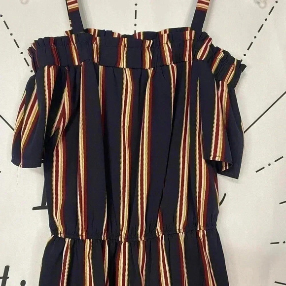 Boohoo Striped Cold Shoulder Romper - Picture 3 of 7
